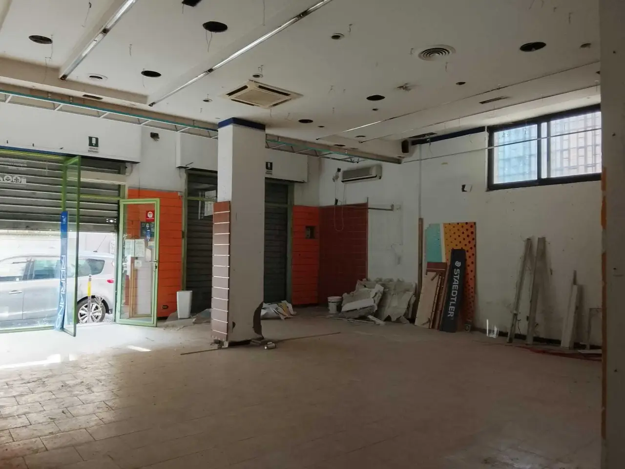 Negozio in Via Gabriele d'Annunzio 48, Castellammare Di Stabia, {3} - Foto 2