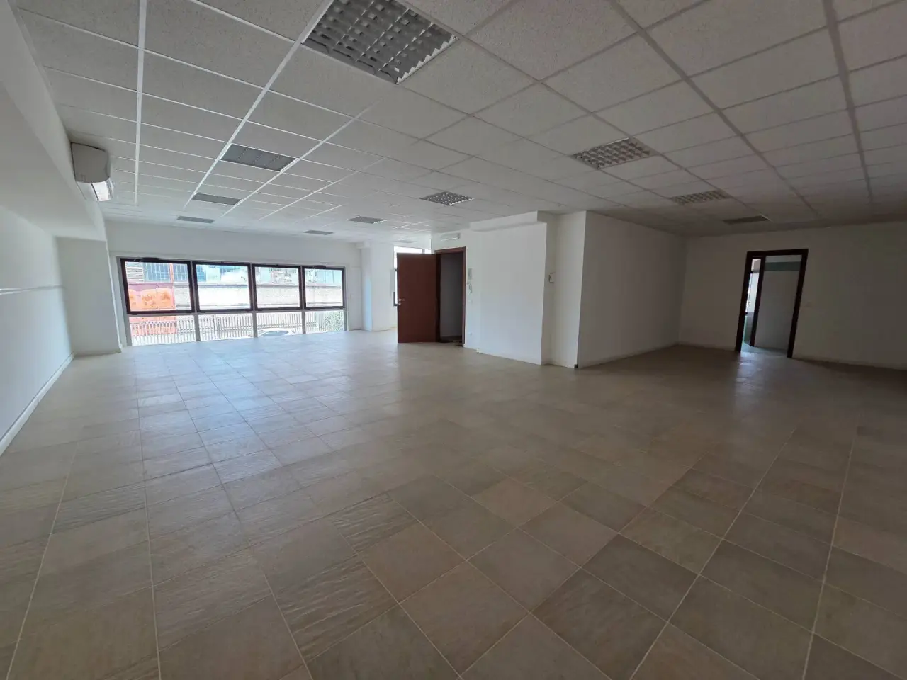 Ufficio in Via dei Faggi, Guidonia Montecelio, {3} - Foto 1