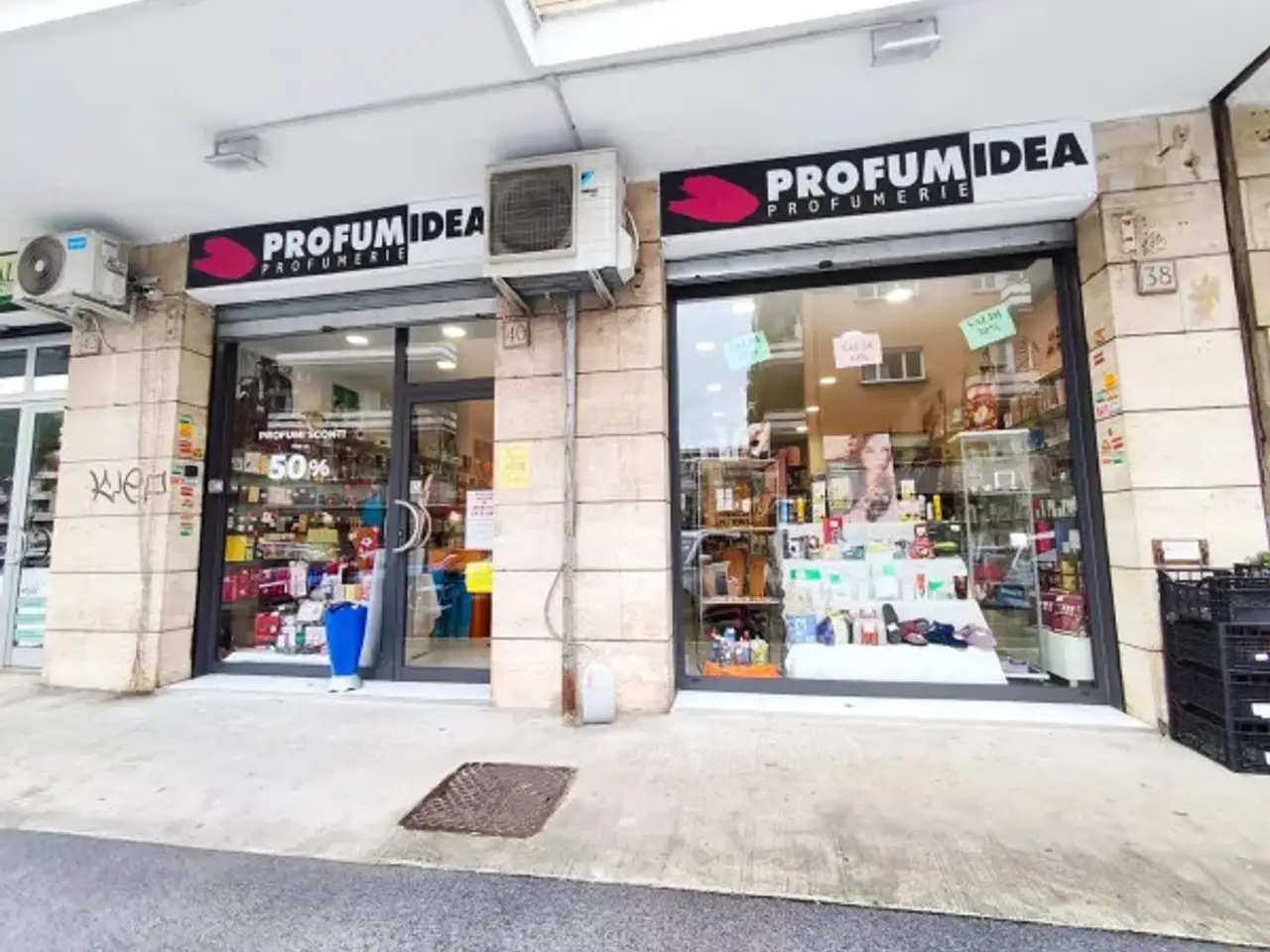 Negozio in Via Val di Non, Roma, {3} - Foto 1
