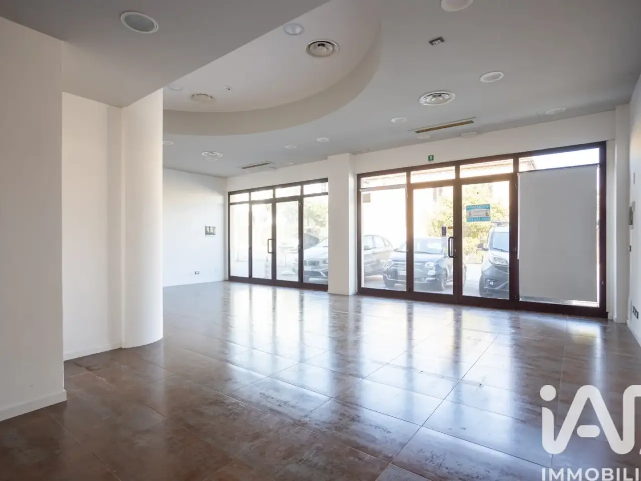 Negozio in Via Guazzatore 152, Osimo, {3} - Foto 1