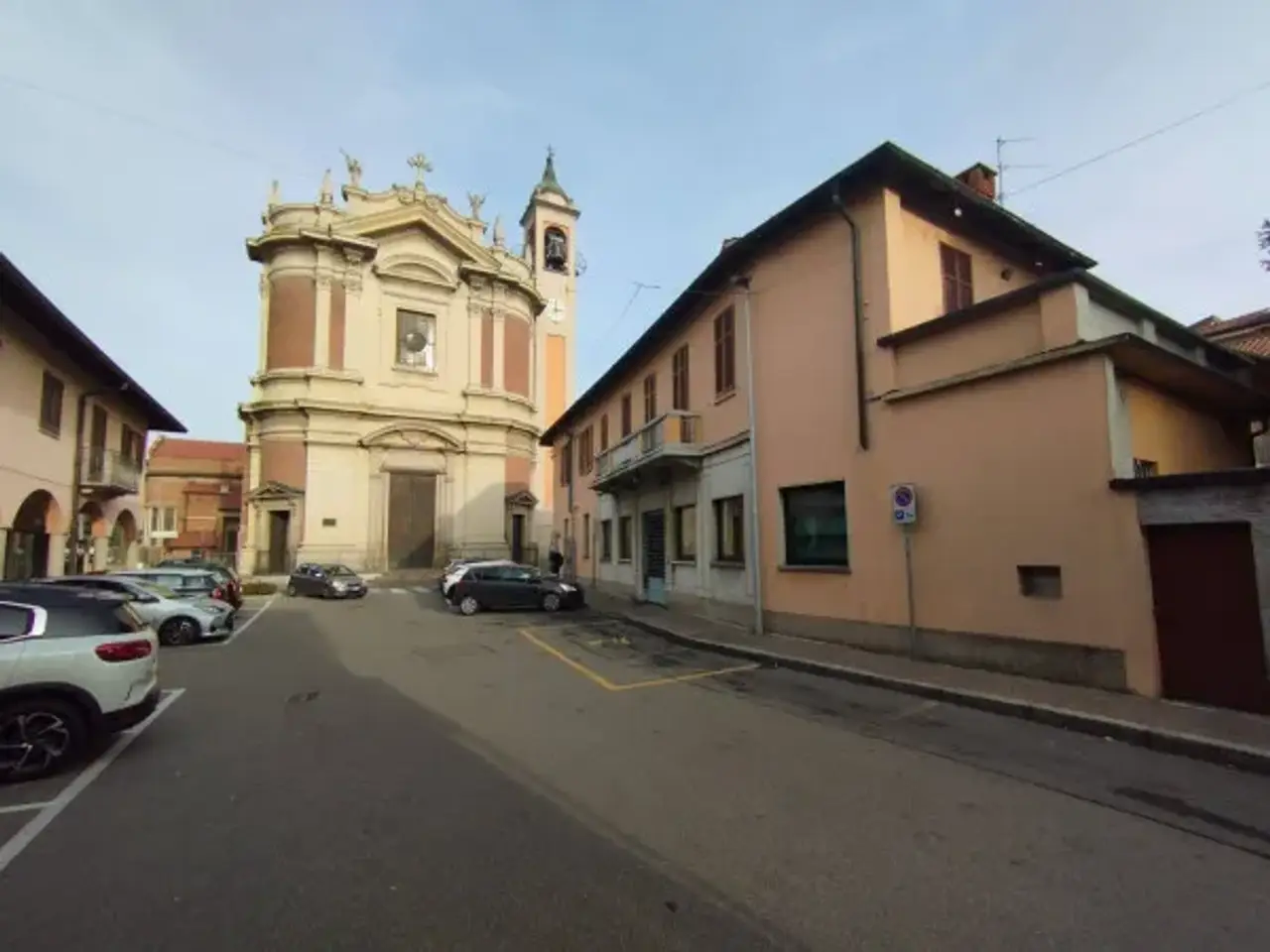 Negozio in Piazza Santi Cornelio E Cipriano 15, Cerro Maggiore, {3} - Foto 1