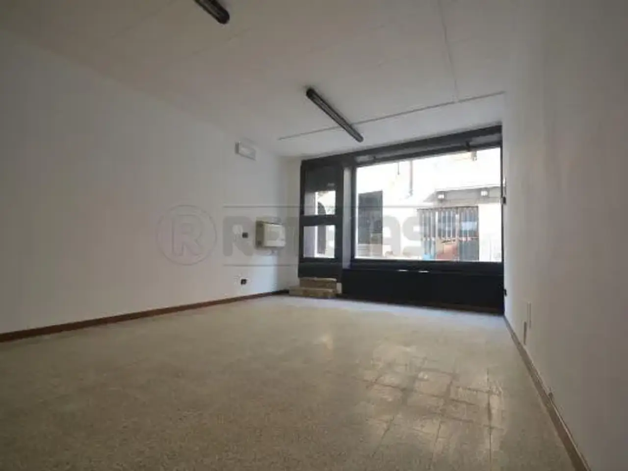 Palazzina commerciale in , Valdagno, {3} - Foto 1