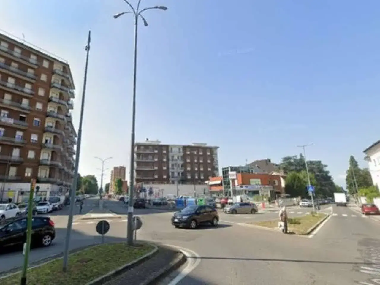 Locale commerciale in Via Manfredi, Piacenza, {3} - Foto 1