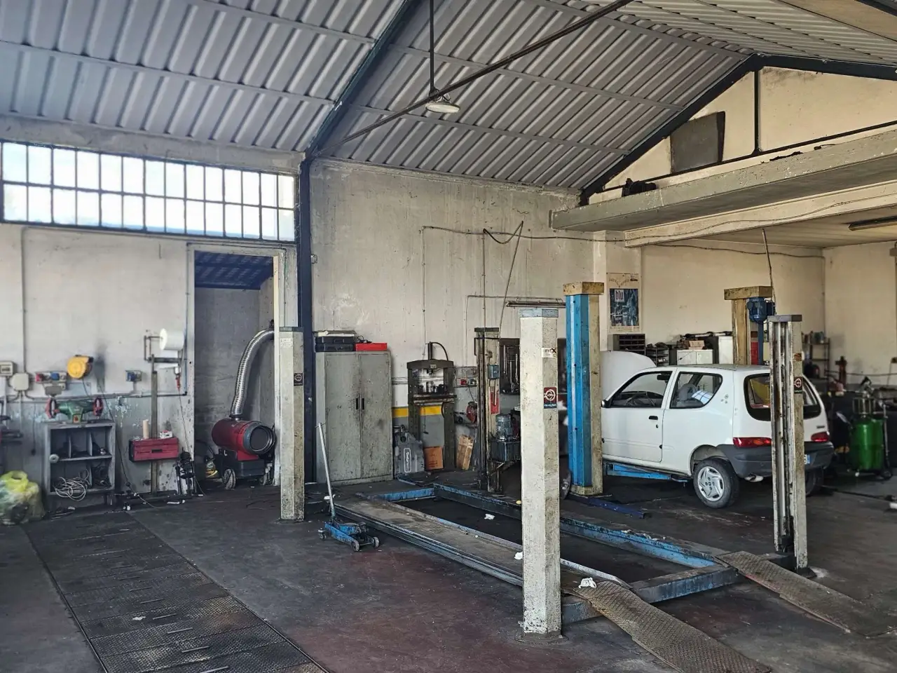 Riparazioni in Via Nazionale, Cambiano, {3} - Foto 1