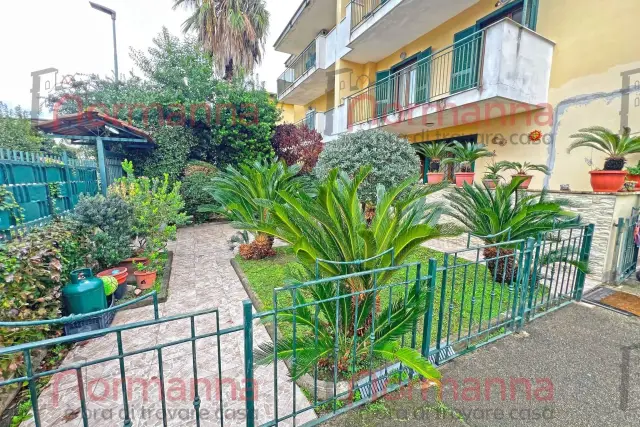 Villa a schiera in Via Consolare Campana, Villaricca - Foto 1