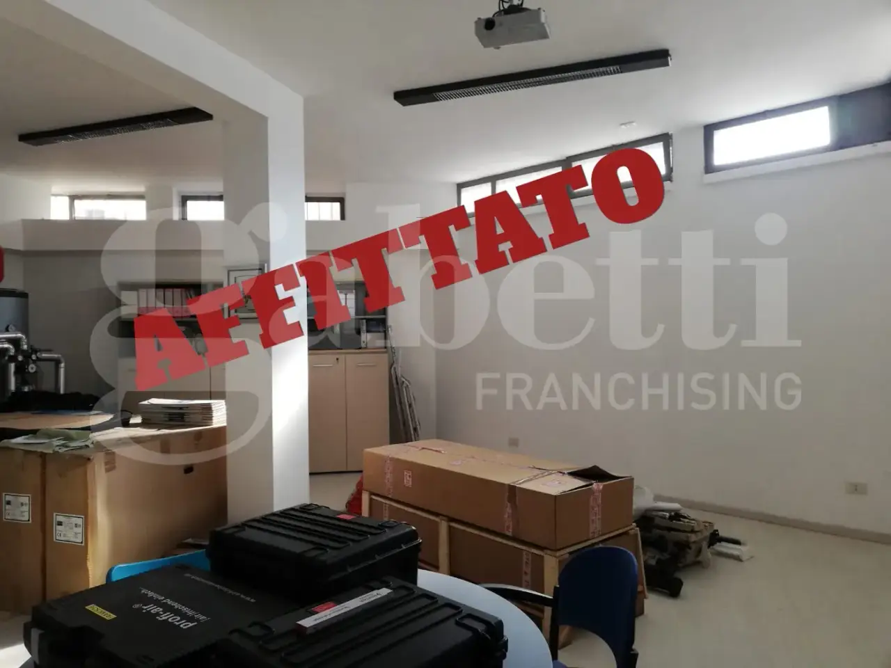 Magazzino in Via Privata Gadames 100, Milano, {3} - Foto 1
