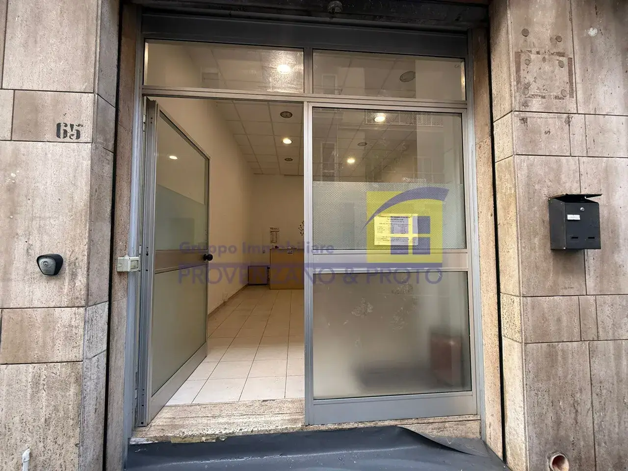 Negozio in Via Numa Pompilio, Brindisi, {3} - Foto 2