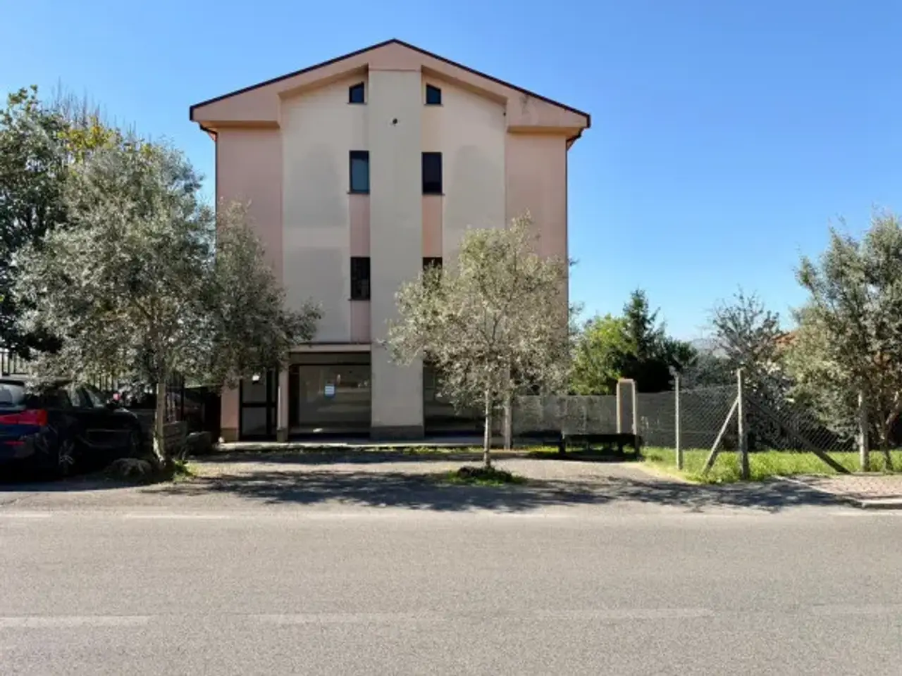 Negozio in Viale Aldo Moro, Gallicano Nel Lazio, {3} - Foto 1