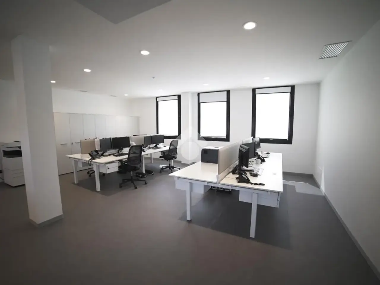 Ufficio in Via F. Turati 111, Cerro Maggiore, {3} - Foto 2