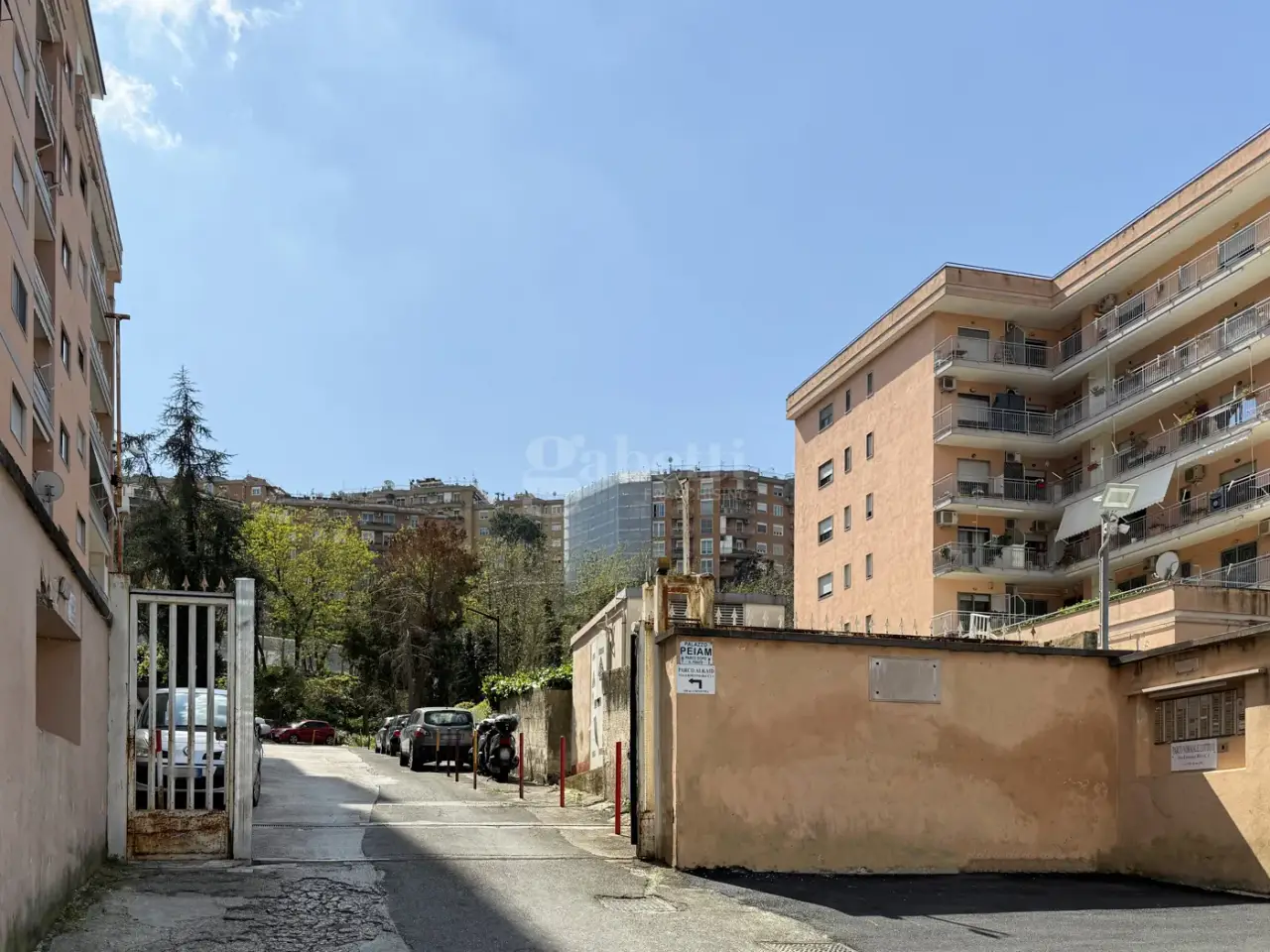 Negozio in Via Ernesto Ricci 1, Napoli, {3} - Foto 2