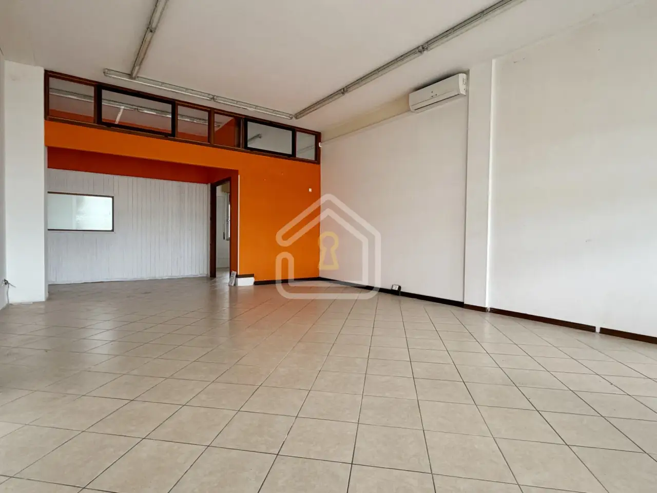 Negozio in Via della Rinascita 62, Latisana, {3} - Foto 2
