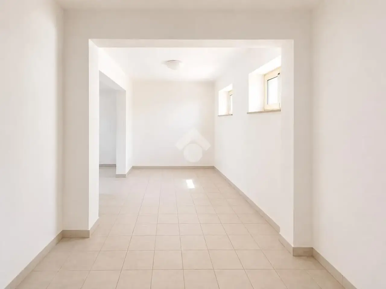 Magazzino in Via Scossicci 21, Porto Recanati, {3} - Foto 1