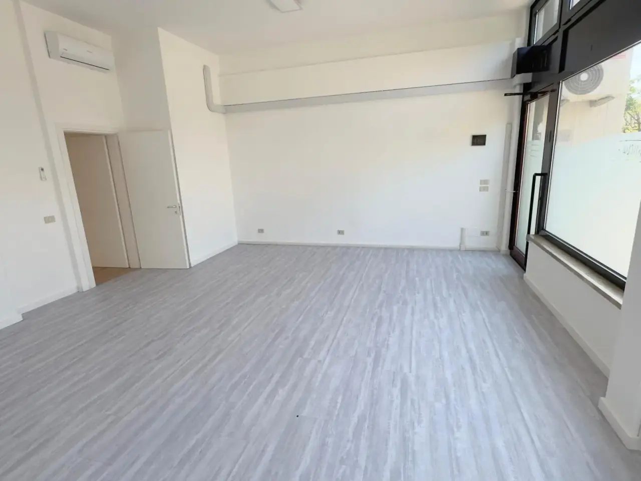 Palazzina commerciale in Via Roma 110, Vigodarzere, {3} - Foto 2