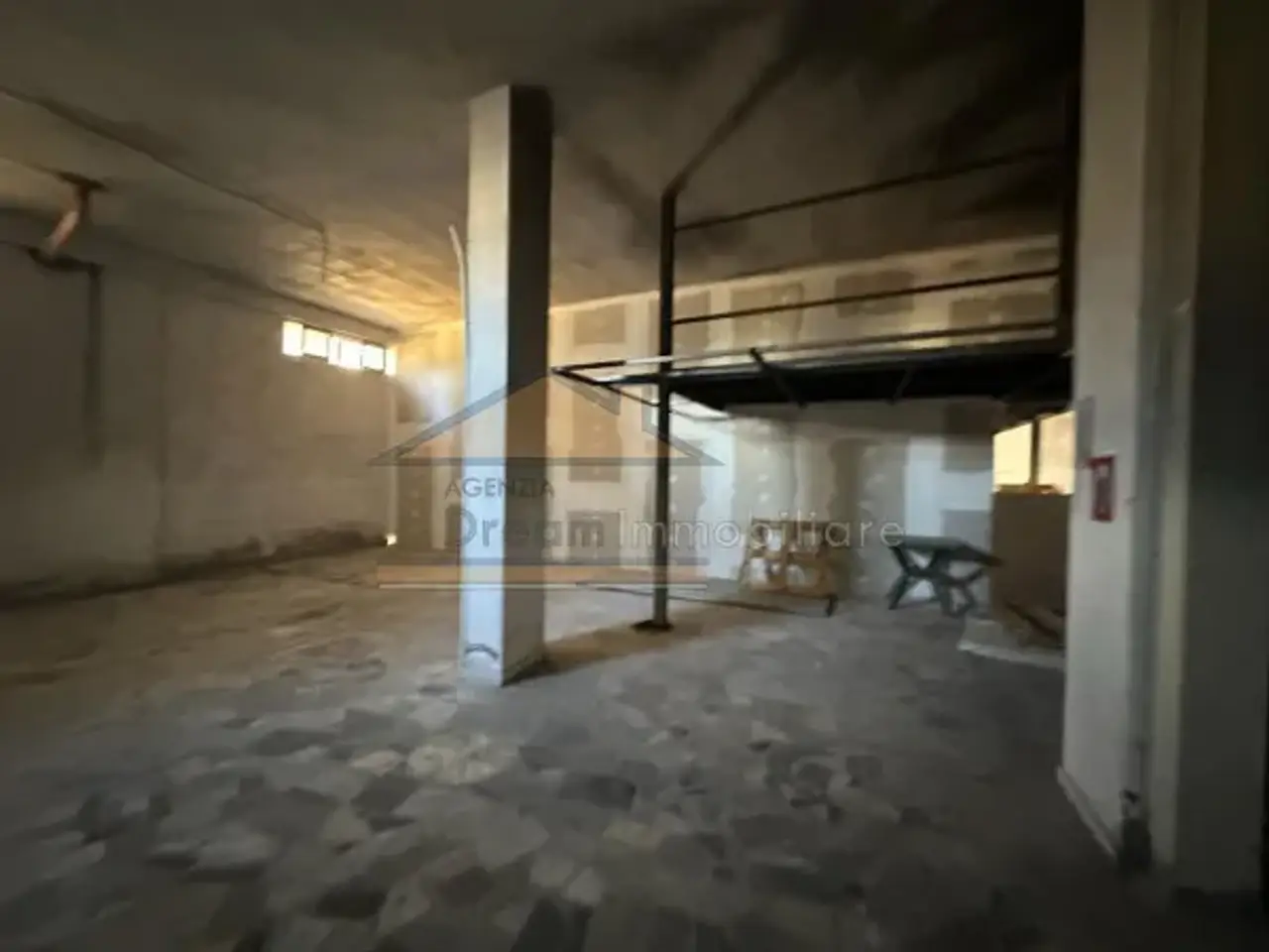 Magazzino in Via Aldo Moro, Mugnano Di Napoli, {3} - Foto 1