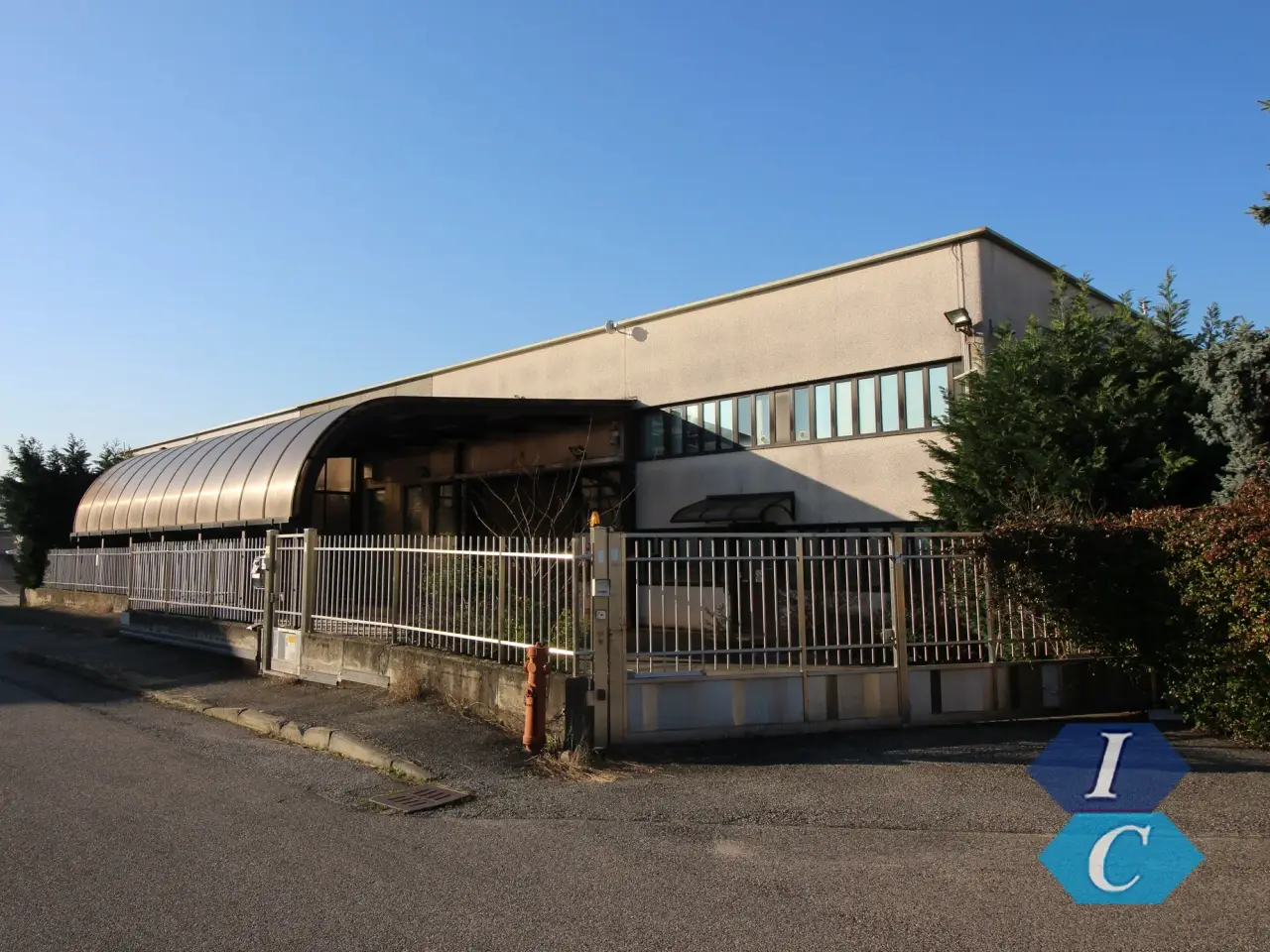 Capannone in Via Olona, Gallarate, {3} - Foto 1