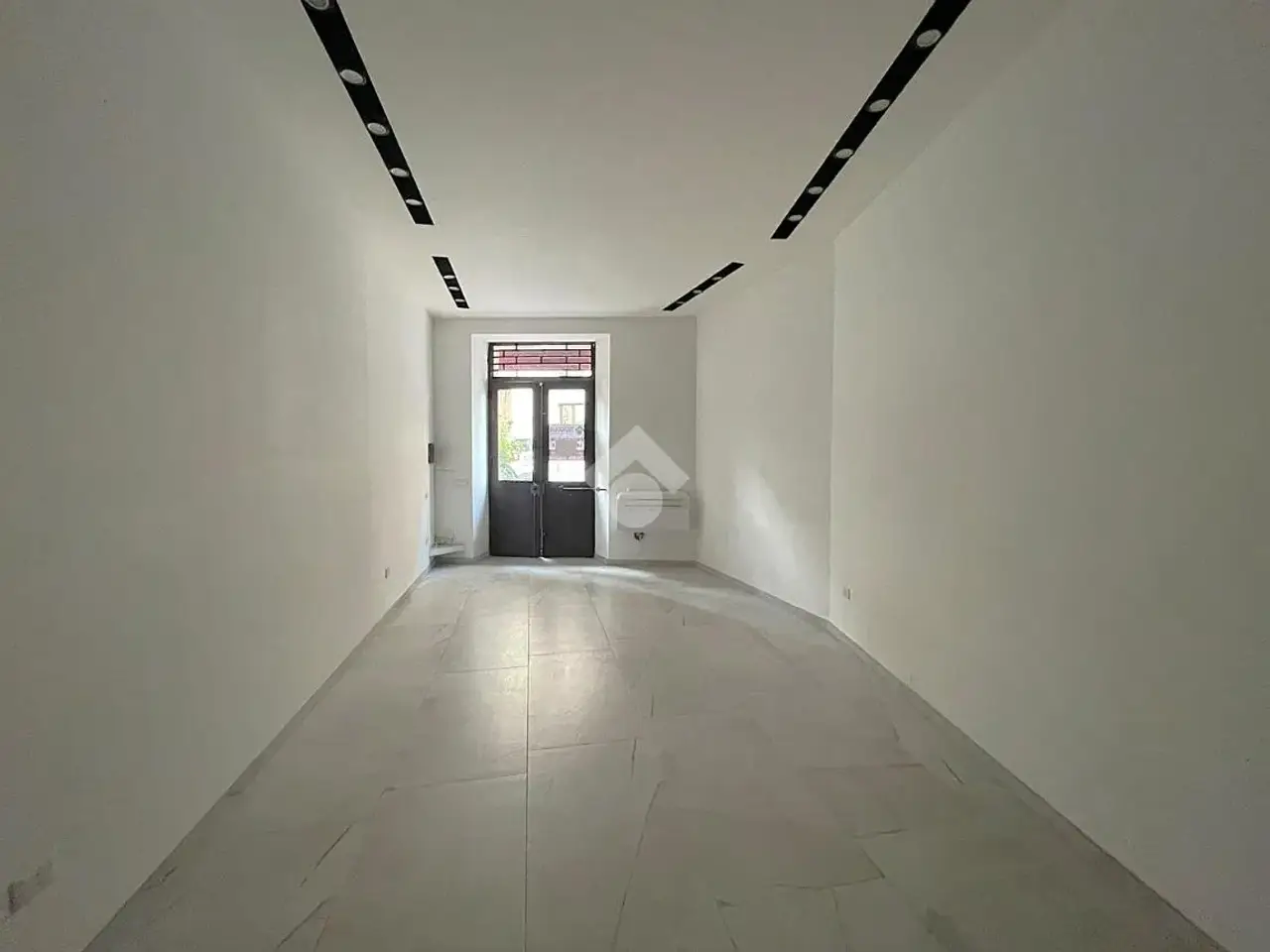 Negozio in Via Vincenzo Sulis 79, Cagliari, {3} - Foto 2