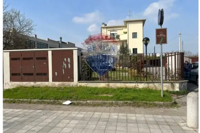 Laboratorio in vendita, Via Giosue Carducci 155, Cologno Monzese - Foto 1