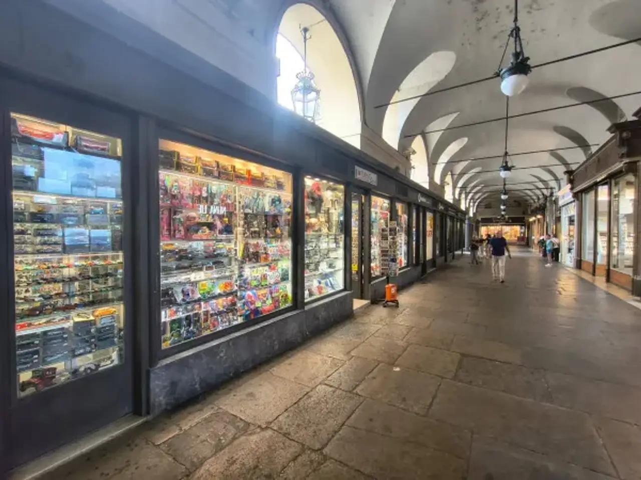 Negozio in Piazza Castello 38, Torino, {3} - Foto 2