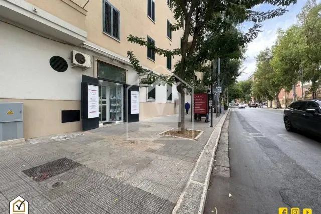 Negozio in Viale Quinto Orazio Flacco, Bari - Foto 1