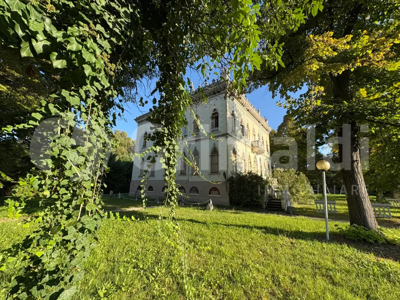 Palazzina commerciale in Viale delle Terme 12, Abano Terme, {3} - Foto 1