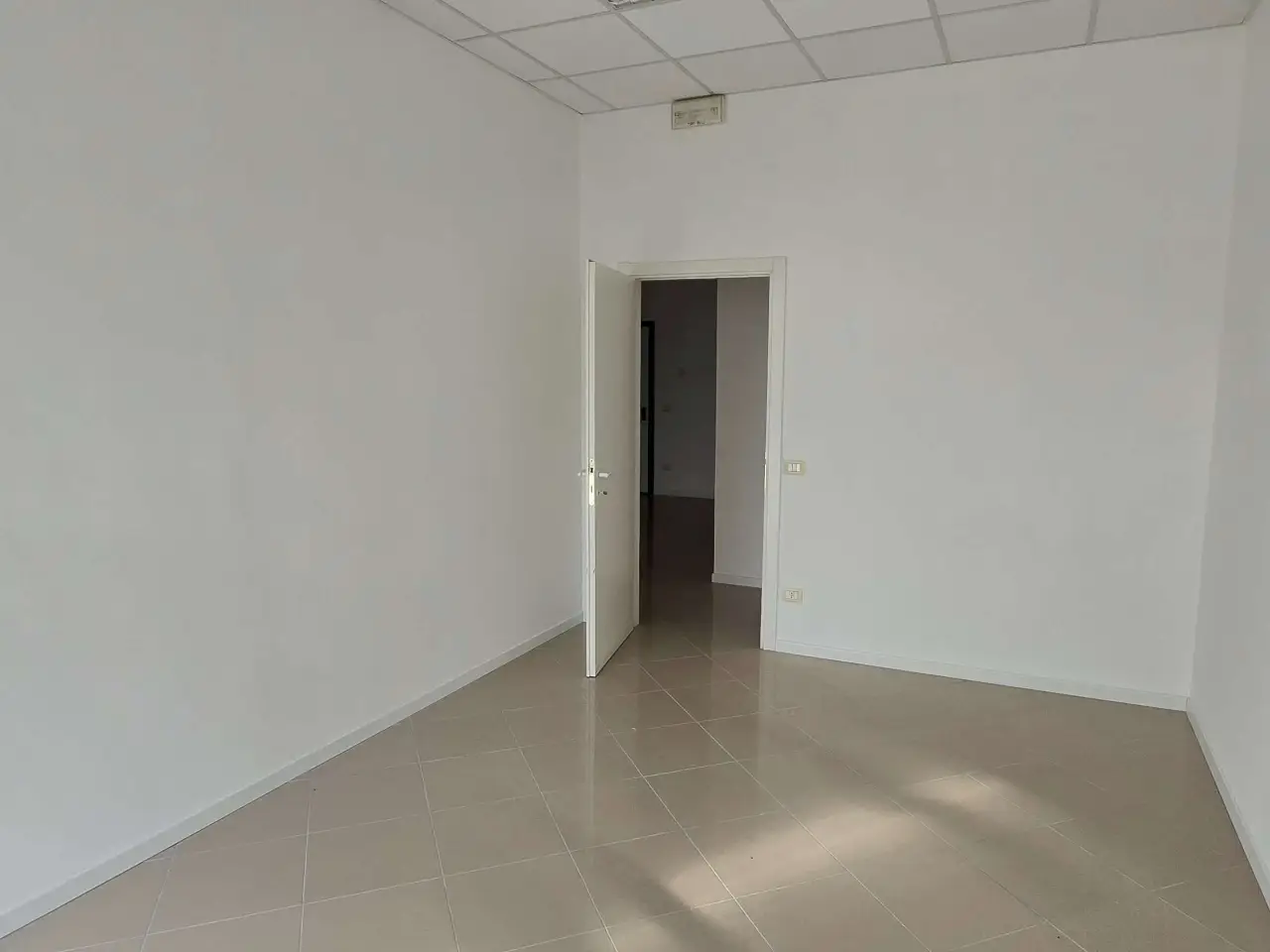 Ufficio in , Corciano, {3} - Foto 2