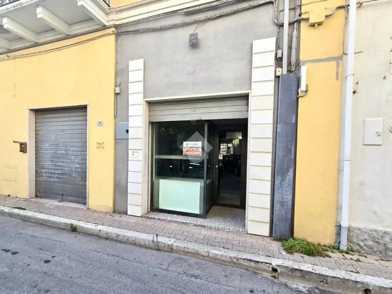Negozio in Via Triboletti 12, Roseto Degli Abruzzi, {3} - Foto 1