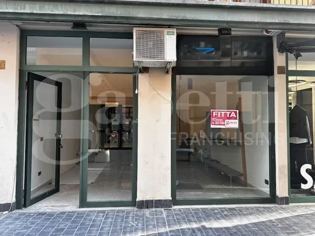 Negozio in Via Corso Vittorio Emanuele, Avellino, {3} - Foto 1