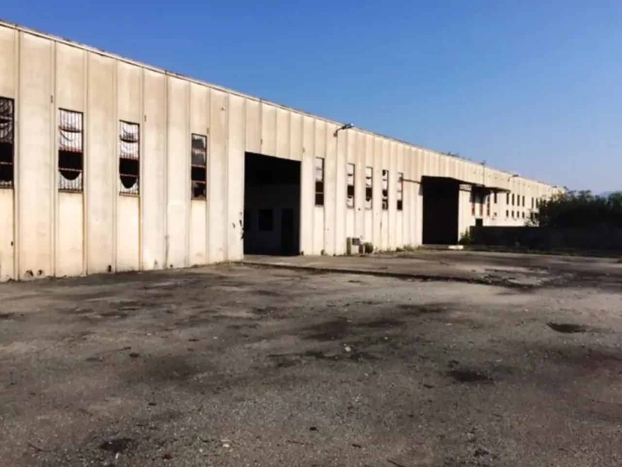 Capannone in Via Trieste, Montalto Uffugo, Cosenza, Calabria, 87046, Italia, Montalto Uffugo, {3} - Foto 1