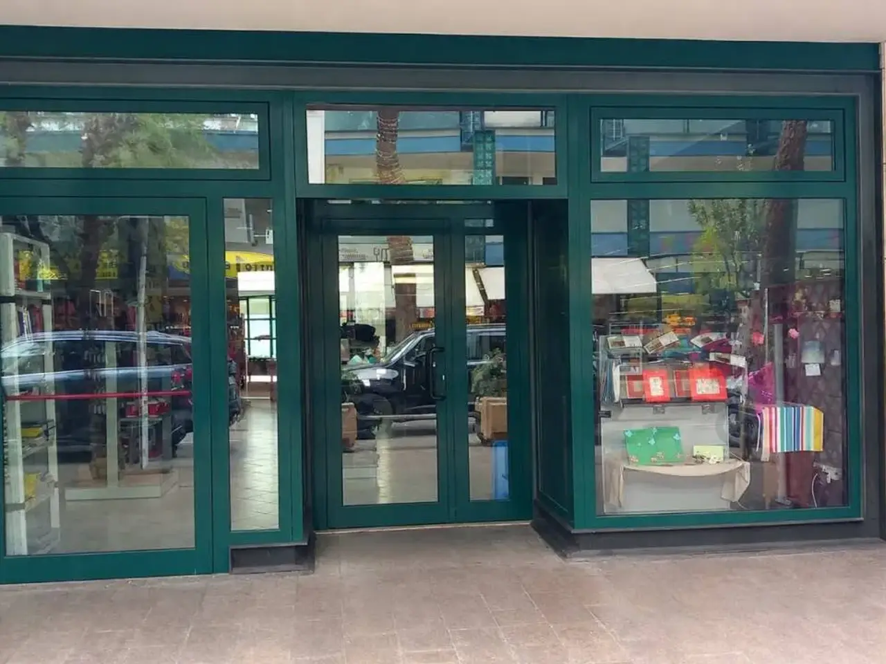 Abbigliamento in Viale Dante 1, Riccione, {3} - Foto 1