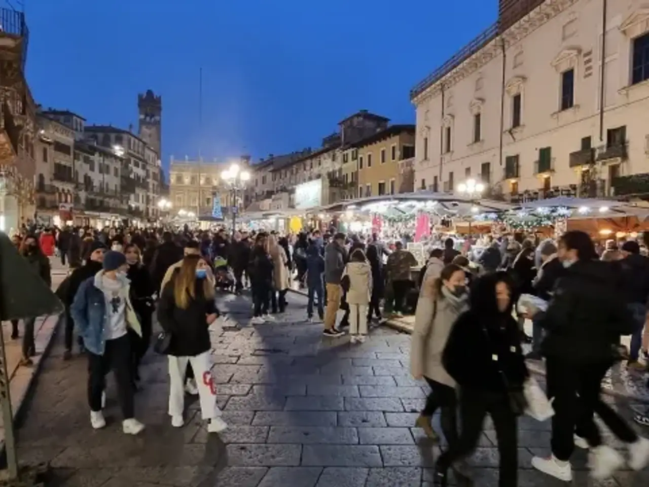 Esercizio commerciale in , Brescia, {3} - Foto 1