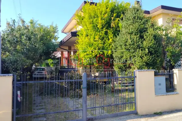 Villa in Via Marzabotto, Campagna Lupia - Foto 1