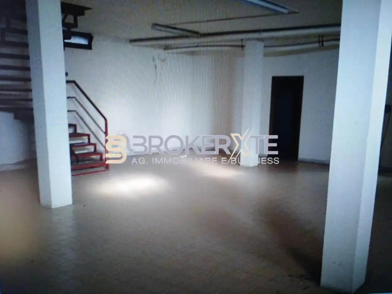 Magazzino in , Carrara, {3} - Foto 1
