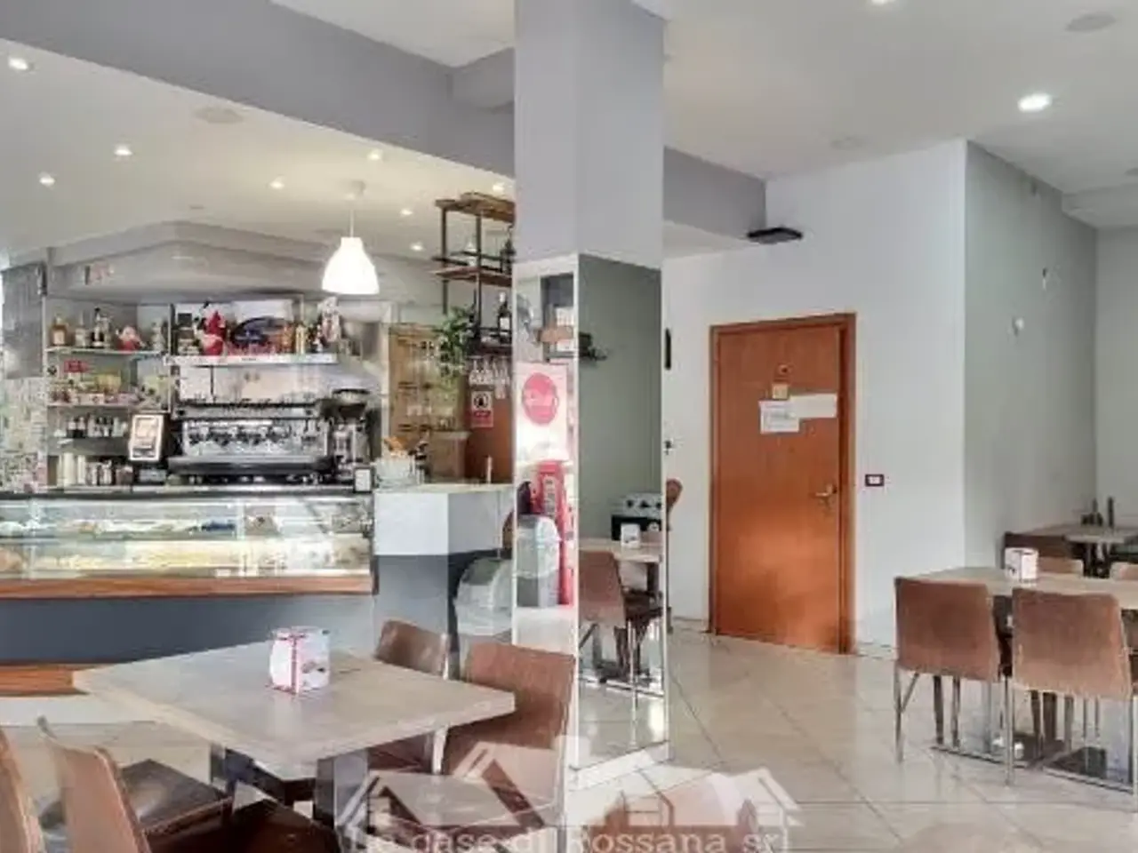 Esercizio commerciale in Via dei Ciclamini, Roma, {3} - Foto 1