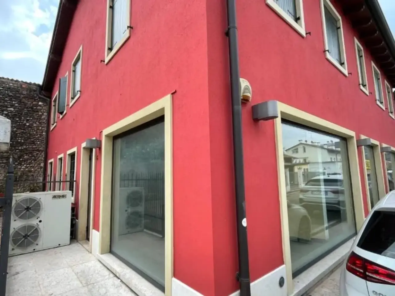 Palazzina commerciale in Via G. Troiani 9, Villafranca Di Verona, {3} - Foto 2