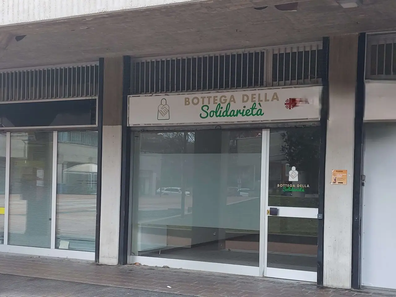 Negozio in Via Corridoni 32, Cernusco Sul Naviglio, {3} - Foto 1