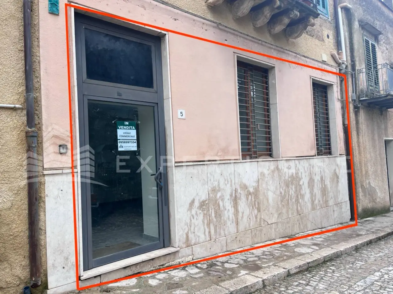 Negozio in Via Armando Diaz 5, Palazzo Adriano, {3} - Foto 1