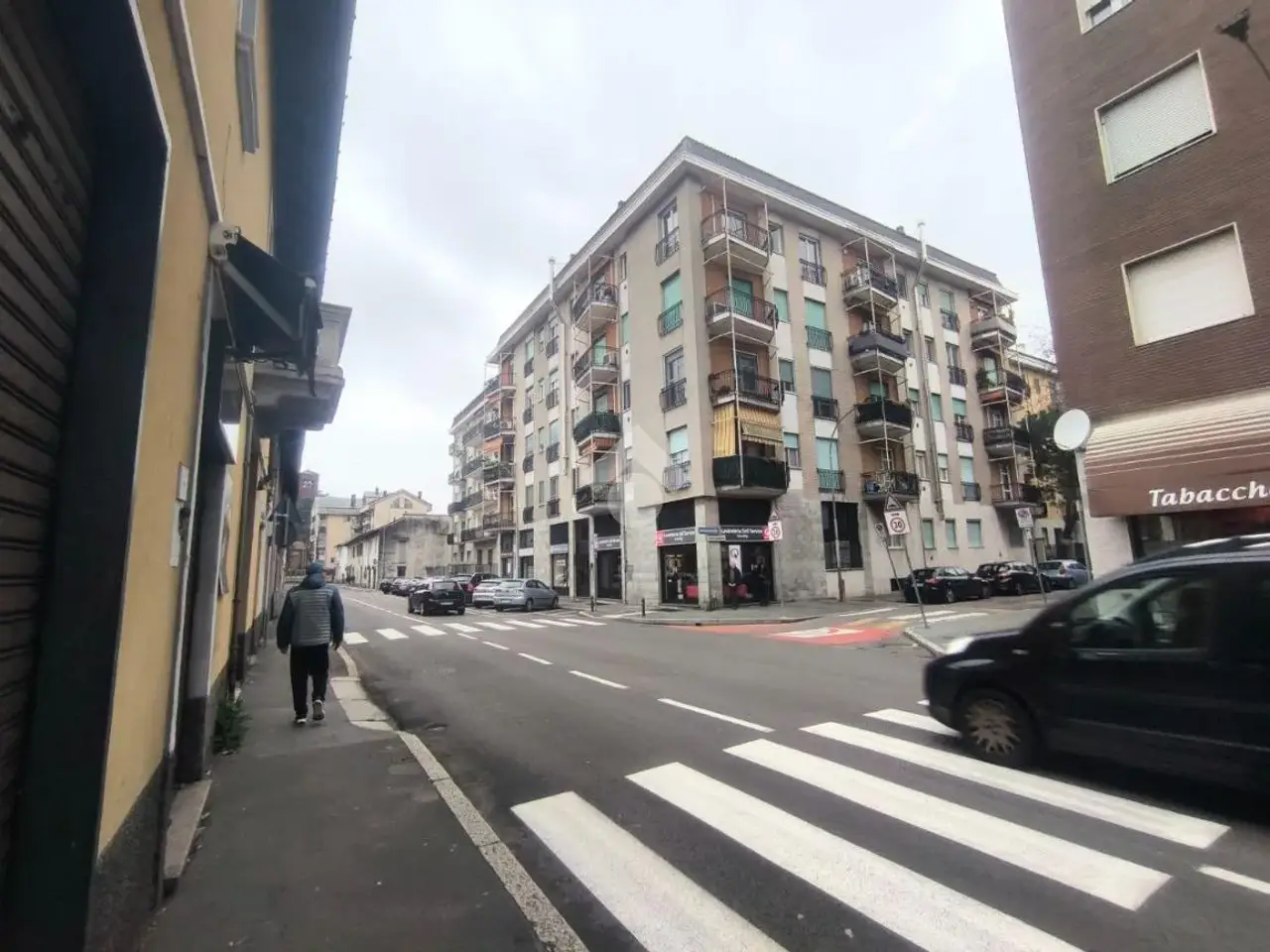 Negozio in Via Barbara Melzi 69, Legnano, {3} - Foto 2