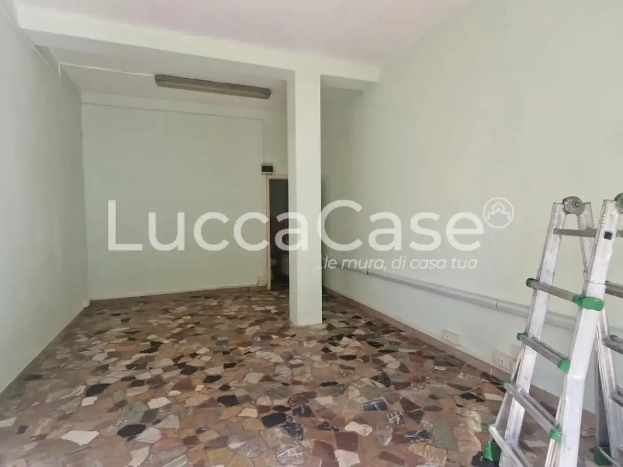 Negozio in Sandei 323, Lucca, {3} - Foto 2