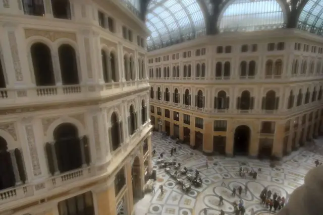 Gemeinschaftsbüro in Galleria Umberto I, Napoli - Foto 1