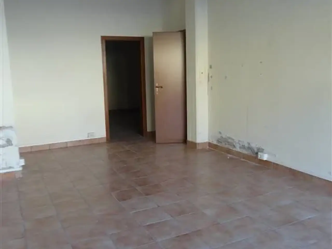 Negozio in Via II Giugno, 33/a, Certaldo, Firenze, Certaldo, {3} - Foto 2