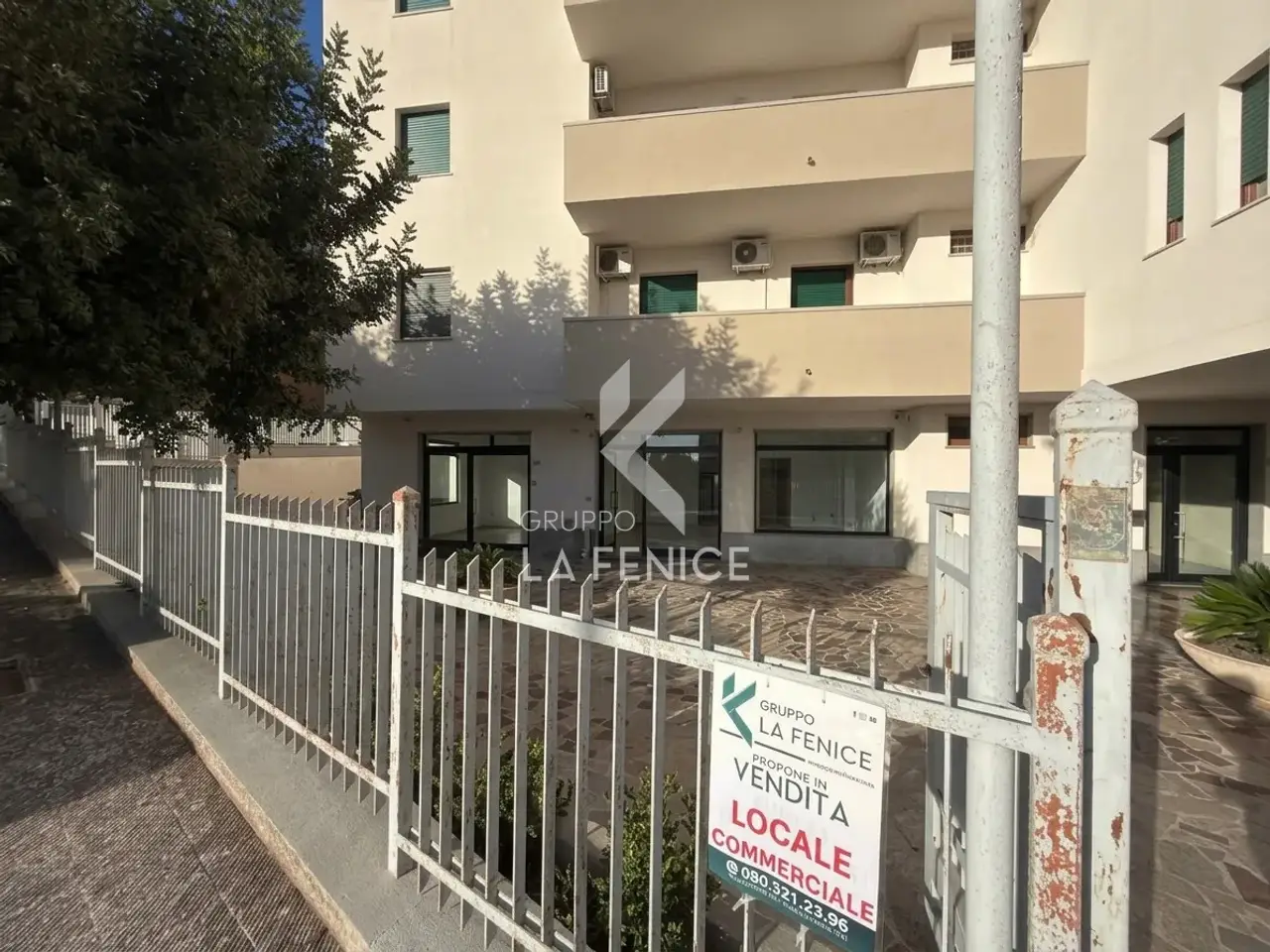 Esercizio commerciale in Via dei Giardini 65, Cisternino, {3} - Foto 2