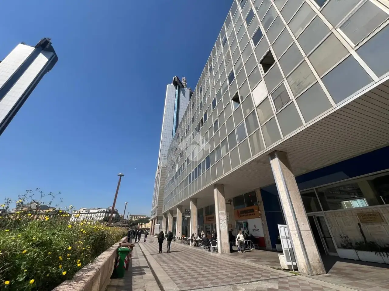 Ufficio in Centro Direzionale, Napoli, {3} - Foto 1