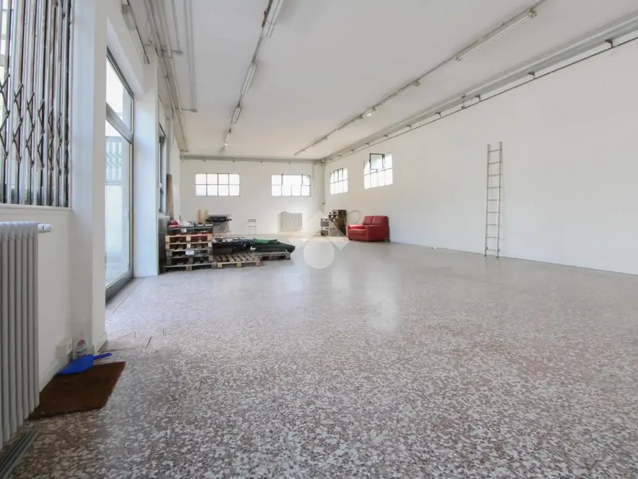 Ufficio in Via Pietro Ruggeri da Stabello 1, Bergamo, {3} - Foto 1