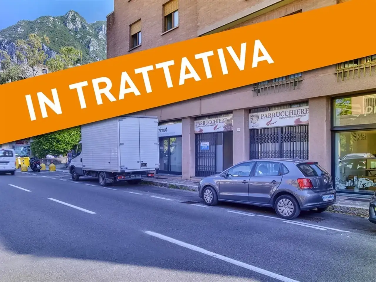 Negozio in Via Papa Giovanni XXIII 22, Lecco, {3} - Foto 1
