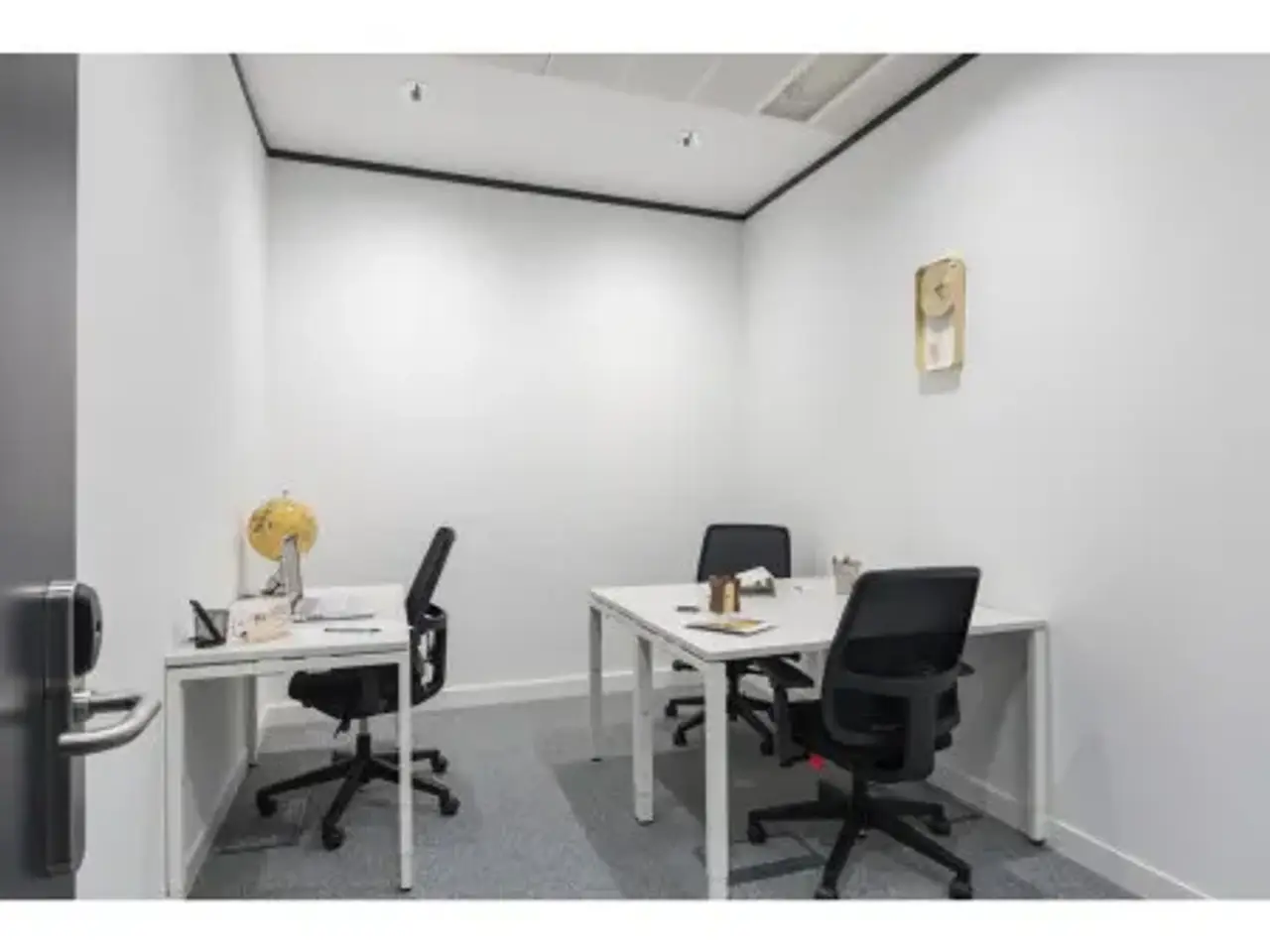 Ufficio in Via Vittorio Veneto 54b, Roma, {3} - Foto 1