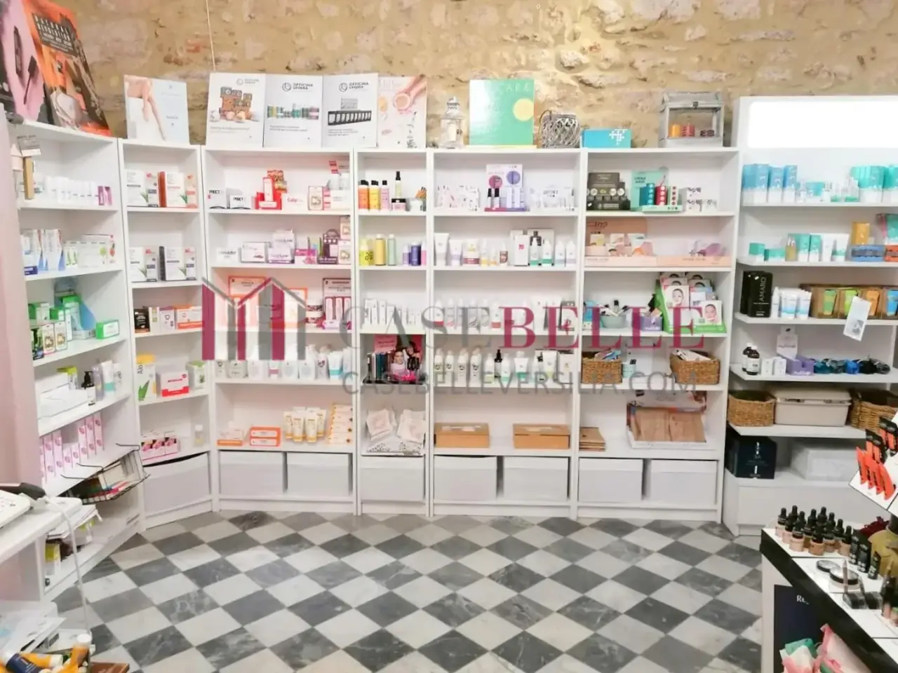 Esercizio commerciale in , Massa, {3} - Foto 1