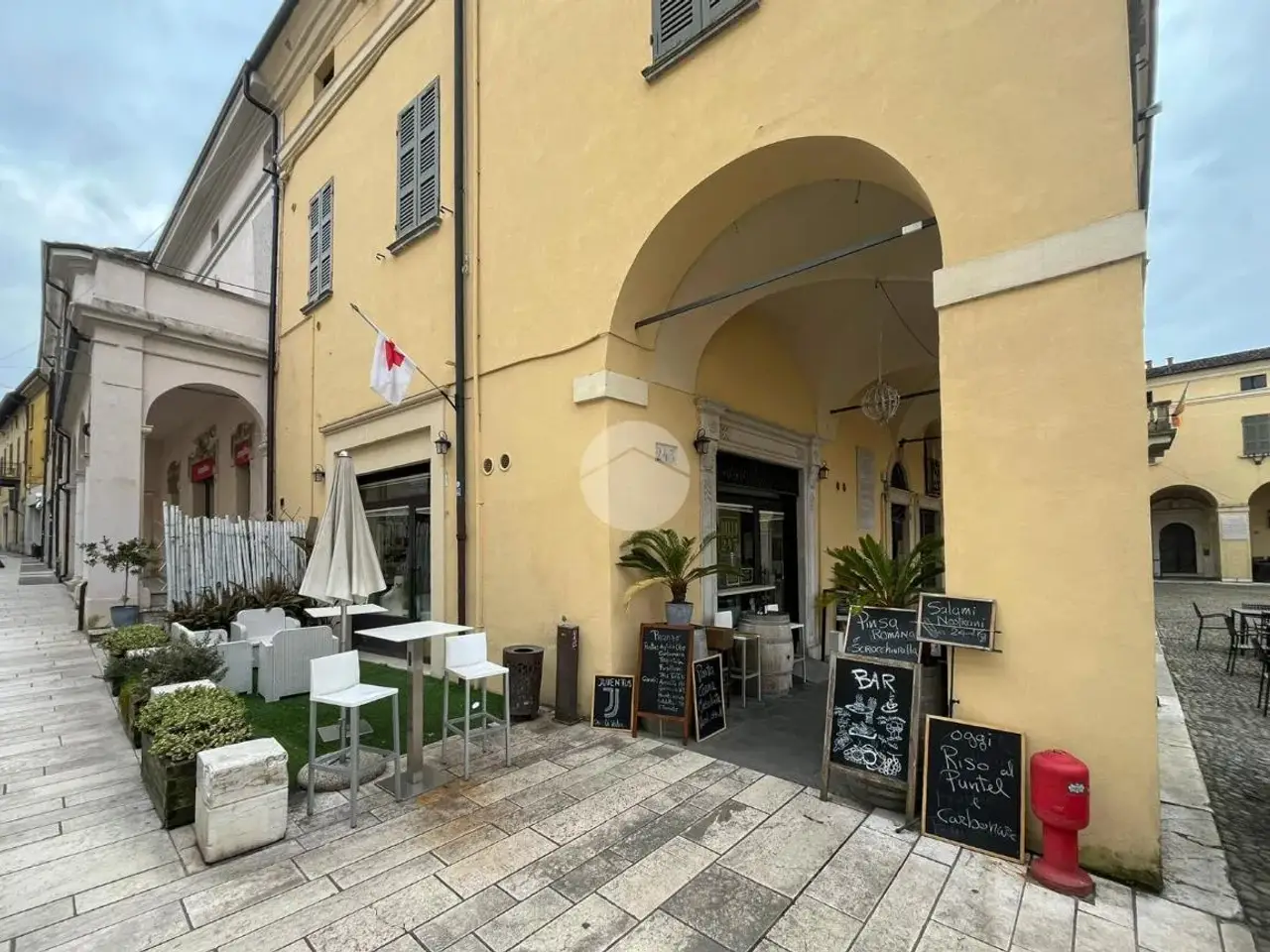 Negozio in Piazza Ugo dallò 1, Castiglione Delle Stiviere, {3} - Foto 1