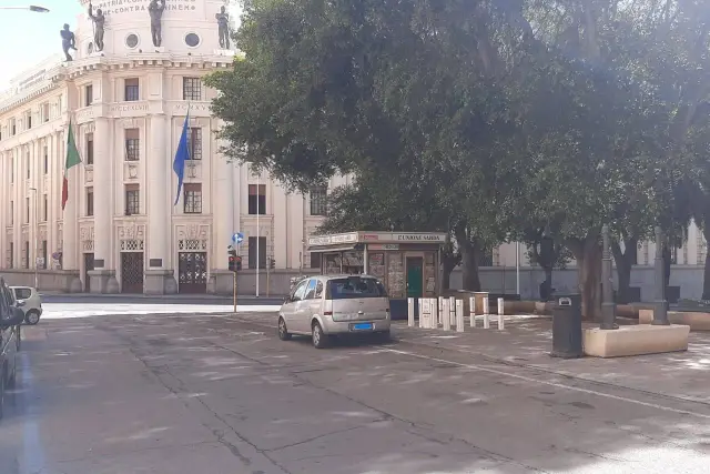 Negozio in Piazza Antonio Gramsci, Cagliari - Foto 1