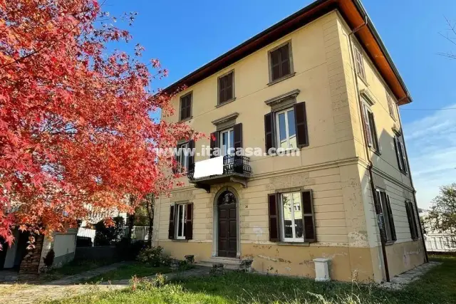 3-room flat in Via Roma 24, Alzano Lombardo - Photo 1