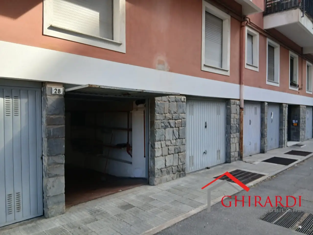 Parcheggio chiuso in Via dell'Alloro 28, Genova, {3} - Foto 1